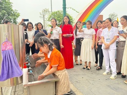 Tăng cường vệ sinh môi trường, khử khuẩn chủ động phòng chống bệnh tay chân miệng và các dịch bệnh khác