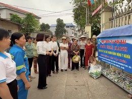 HỘI LHPN XÃ NỘI BÀI NHÂN RỘNG MÔ HÌNH NGÔI NHÀ XANH - BIẾN RÁC TÁI CHẾ THÀNH HÀNH ĐỘNG Ý NGHĨA 