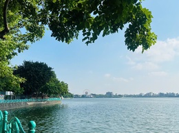 Ngày 15/4/2026, Hà Nội sáng và đêm có mưa vài nơi; ngày trời nắng