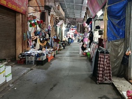 TĂNG CƯỜNG TUYÊN TRUYỀN KÝ HỢP ĐỒNG, THU GIÁ DỊCH VỤ TẠI CHỢ PHÙ LỖ