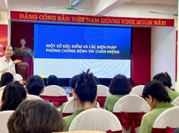 Cập nhật kiến thức về phòng, chống dịch bệnh cho giáo viên Trường Mầm non Việt Triều Hữu nghị