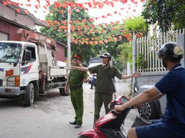 UBND XÃ HƯNG ĐẠO CHỈ ĐẠO TĂNG CƯỜNG PHÂN LUỒNG GIAO THÔNG TẠI CẦU ĐẠI THÀNH GIỜ CAO ĐIỂM