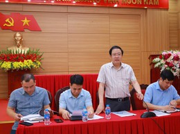 Đồng chí Nguyễn Ngọc Mạnh chủ trì hội nghị tháo gỡ khó khăn, vướng mắc trong bàn giao đất phục vụ cấp giấy chứng nhận quyền sử dụng đất cho các hộ di dân tại xã Suối Hai