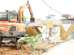 Phường Xuân Phương tổ chức cưỡng chế để thi hành biện pháp khắc phục hậu quả đối với công trình vi phạm đất đai