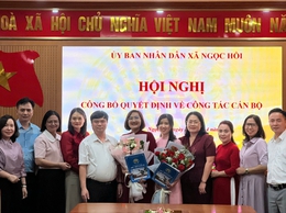 Hội nghị công bố và trao quyết định công tác cán bộ tại xã Ngọc Hồi