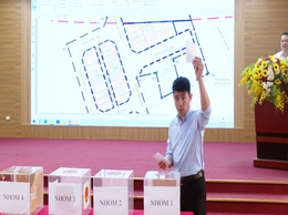 Ứng Hòa tổ chức bốc thăm đất tái định cư cho 18 hộ dân.