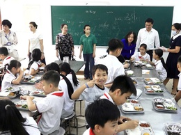 Kiểm tra công tác giết mổ, vệ sinh thú y tại Công ty TNHH Minh Hiền; Công ty cổ phần nông nghiệp BAF Việt Nam; bữa ăn bán trú tại trường tiểu học Thanh Cao