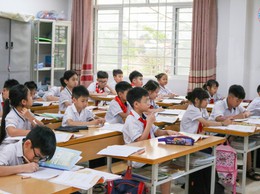 UBND xã Hưng Đạo tổ chức kiểm tra công vụ đột xuất tại Trường Tiểu học Tân Hòa và Trạm Y tế xã