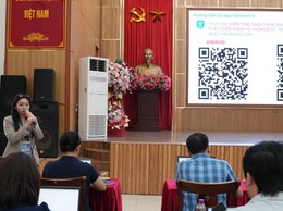 Bát Tràng tập huấn sử dụng không gian làm việc số HanoiWork, thúc đẩy chuyển đổi số tại cơ sở