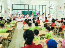 Tin truyền hình: Trường Tiểu học Trường Yên tổ chức Ngày hội đón học sinh mầm non đến trải nghiệm