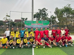 Sôi nổi trận giao lưu bóng đá chào mừng kỷ niệm 80 năm ngày truyền thống các lực lượng Công an nhân dân
