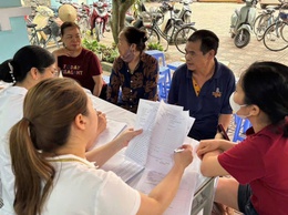 Phường Thượng Cát: Hơn 500 người dân được khám, chăm sóc sức khỏe bằng y học cổ truyền