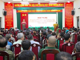 Hội nghị huấn luyện nghiệp vụ PCCC và CNCH cho lực lượng dân phòng PCCC và CNCH, các đồng chí Trưởng thôn, lực lượng ANTT; Đội PCCC và CNCH cơ sở thuộc cơ quan UBND xã Thiên Lộc.