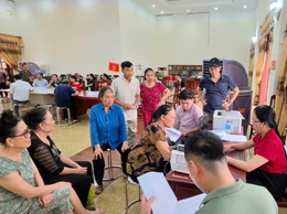 Xã Hồng Vân đẩy nhanh tiến độ chi trả tiền bồi thường, hỗ trợ giải phóng mặt bằng dự án Khu đô thị thể thao Olympic