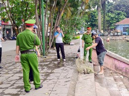 Ra quân ngăn chặn, xử lý vi phạm, đảm bảo vệ sinh môi trường, trật tự, mỹ quan đô thị khu vực hồ Tây