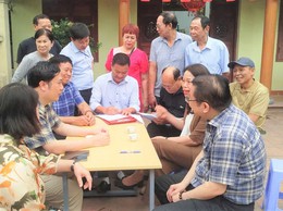 LÃNH ĐẠO PHƯỜNG CẦU GIẤY KIỂM TRA CÔNG TÁC GIẢI PHÓNG MẶT BẰNG DỰ ÁN ĐƯỜNG VÀNH ĐAI 2.5; TĂNG CƯỜNG VẬN ĐỘNG, TẠO SỰ ĐỒNG THUẬN TRONG NHÂN DÂN