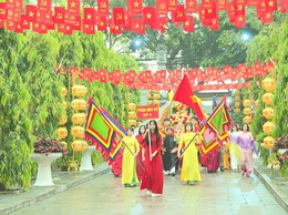 Nhân dân Hát Môn dâng lễ tưởng niệm 1983 năm Ngày giỗ Hai Bà