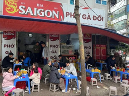 Quán phở gà đồi nổi tiếng ở Hà Nội bị xử phạt