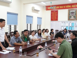 Đoàn liên ngành phường Chương Mỹ kiểm tra an toàn thực phẩm tại trường Tiểu học Phụng Châu và Tiểu học Biên Giang