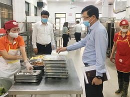 Tăng cường công tác quản lý, đảm bảo an toàn thực phẩm bữa ăn bán trú cho học sinh trên địa bàn xã