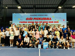 CÔ HIỆU TRƯỞNG PHAN THỊ TÚ MAI- TÍCH CỰC THAM GIA GIẢI ĐẤU PICKLEBALL TẠI PHƯỜNG HOÀNG MAI.