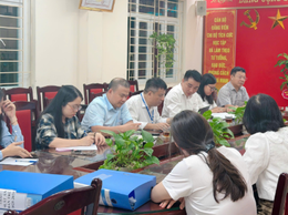 Kiểm tra an toàn thực phẩm bếp ăn tập thể tại Trường Tiểu học Khương Đình