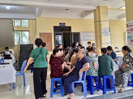 Triển khai khám và cung cấp dịch vụ miễn phí tại xã Hồng Vân