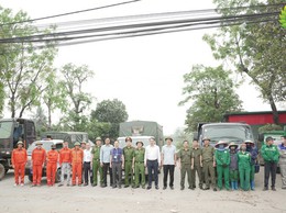 CÁC LỰC LƯỢNG XÃ PHÚ CÁT RA QUÂN BẢO ĐẢM TRẬT TỰ ĐÔ THỊ, AN TOÀN GIAO THÔNG