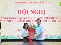 Phú Cát: Công bố, trao Nghị quyết phê chuẩn chức danh Phó Trưởng ban HĐND xã khóa XXI, nhiệm kỳ 2026-2031
