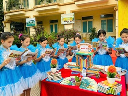 Sôi nổi ngày sách và văn hóa đọc việt nam tại Trường Tiểu học Tân Hội B, xã Ô Diên