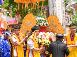 Thôn Đa Phúc tổ chức rước lễ, tế lễ tưởng niệm Thiền sư Từ Đạo Hạnh trong khuôn khổ Lễ hội Chùa Thầy