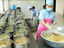 Gia Lâm kiểm tra đột xuất an toàn thực phẩm bếp ăn trường học và suất ăn sẵn năm 2026