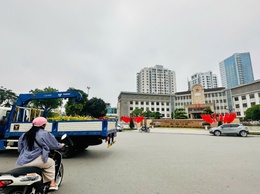 Ngày 22/4/2026, ảnh hưởng của gió mùa Đông Bắc cuối mùa, Hà Nội ngày trời nắng; đêm có mưa rào và dông