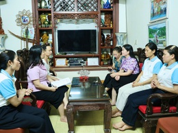 Tổ tuyên truyền giải phóng mặt bằng xã Phú Nghĩa vận động các hộ dân đồng thuận bàn giao mặt bằng Dự án nâng cấp Quốc lộ 6