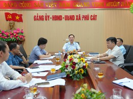 UBND xã Phú Cát họp tập thể lãnh đạo, xem xét nhiều nội dung trọng tâm