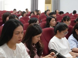 Phường Phú Diễn tập huấn AI cho 130 giáo viên THCS