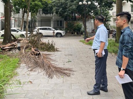 Ủy ban MTTQ phường kiểm tra hiện trường theo phản ánh tại cuộc họp giao ban cụm cơ sở Đảng số 2