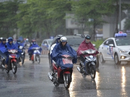 Ngày 23/4/2026, Chịu tác động của gió mùa Đông Bắc, Hà Nội có mưa rào, có lúc có dông. Trời chuyển mát