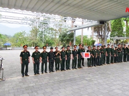 Đoàn công tác Hội CCB xã Kiều Phú tổ chức thăm lại chiến trường Vị Xuyên