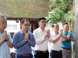 Đồng chí Phó Chủ tịch UBND phường Yên Nghĩa tham dự Lễ khai mạc và chúc mừng Lễ hội tại Đình Thị Mai Lĩnh