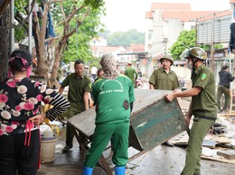 XÃ HƯNG ĐẠO RA QUÂN DUY TRÌ TRẬT TỰ ĐÔ THỊ, BẢO ĐẢM AN TOÀN GIAO THÔNG VÀ TRẬT TỰ CÔNG CỘNG