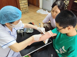 UBND PHƯỜNG VĂN MIẾU – QUỐC TỬ GIÁM TĂNG CƯỜNG CHĂM SÓC SỨC KHỎE CHO NGƯỜI KHUYẾT TẬT CÓ HOÀN CẢNH KHÓ KHĂN TRÊN ĐỊA BÀN 