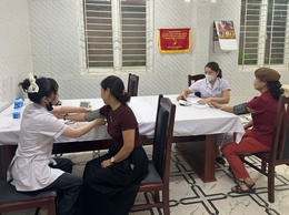 Phường Tây Mỗ: Đẩy mạnh công tác xã hội hóa, tổ chức khám và tư vấn sức khỏe miễn phí cho hơn 200 phụ nữ