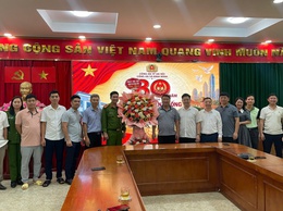 ĐẢNG ỦY, UBND XÃ BÌNH MINH THĂM, CHÚC MỪNG CÔNG AN XÃ NHÂN KỶ NIỆM 80 NĂM NGÀY TRUYỀN THỐNG LỰC LƯỢNG CAND