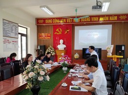 Kiểm tra đối với chi bộ Trường Tiểu học Hồng Dương về công tác học tập, quán triệt và triển khai thực hiện Nghị quyết đại hội Đảng toàn quốc lần thứ XIV 