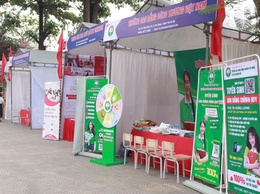 Trung tâm GDNN – GDTX Chương Mỹ tổ chức ngày hội tư vấn giáo dục, hướng nghiệp và giới thiệu việc làm cho học sinh khối 12