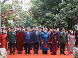 Tổng Bí thư, Chủ tịch nước Tô Lâm dâng hương tưởng niệm các vua Hùng