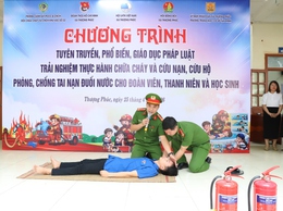 Đoàn Thanh niên cộng sản Hồ Chí Minh xã Thượng Phúc đã phối hợp tổ chức chương trình “Tuyên truyền, giáo dục pháp luật; trải nghiệm thực hành chữa cháy, cứu nạn cứu hộ và phòng chống tai nạn đuối nước” trên địa bàn xã