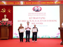 Đảng ủy xã Chương Dương tổ chức trao huy hiệu Đảng đợt 19/5 và giao ban công tác tháng 4