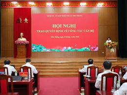 Xã Tiến Thắng tổ chức Hội nghị trao quyết định về công tác cán bộ
